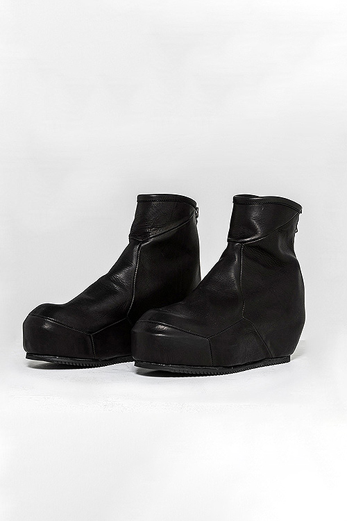 JULIUS 22PS PRISM IN-HEELED BOOTS_ju21「I.D.HEART」